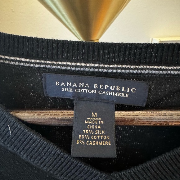 Banana Republic | Men’s Silk Cashmere Sweater | Black - Picture 2 of 3